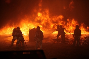 Importanța de a avea acasă echipamente de protecție împotriva incendiilor