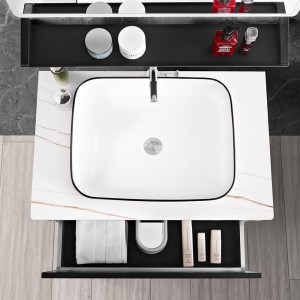 Modernice los baños con un mueble de baño de aluminio, un elegante tocador flotante con lavabo tipo buque y un lavabo de sobremesa