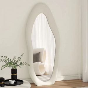 Specialaus dizaino veidrodis Šiuolaikinis pritaikytas ilgos formos stovimas minkštas ritininis viso ilgio veidrodis