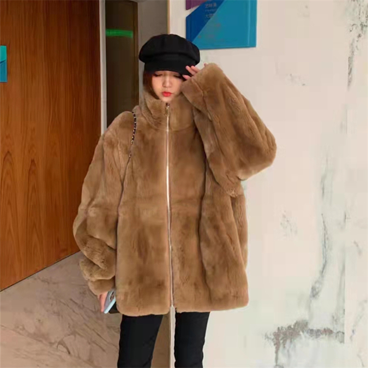Εργοστασιακό χονδρικό παλτό από ψεύτικη γούνα σε μεγάλο μέγεθος Keep ζεστό παλτό από ψεύτικη γούνα υψηλής ποιότητας γυναικεία παλτό από ψεύτικη γούνα