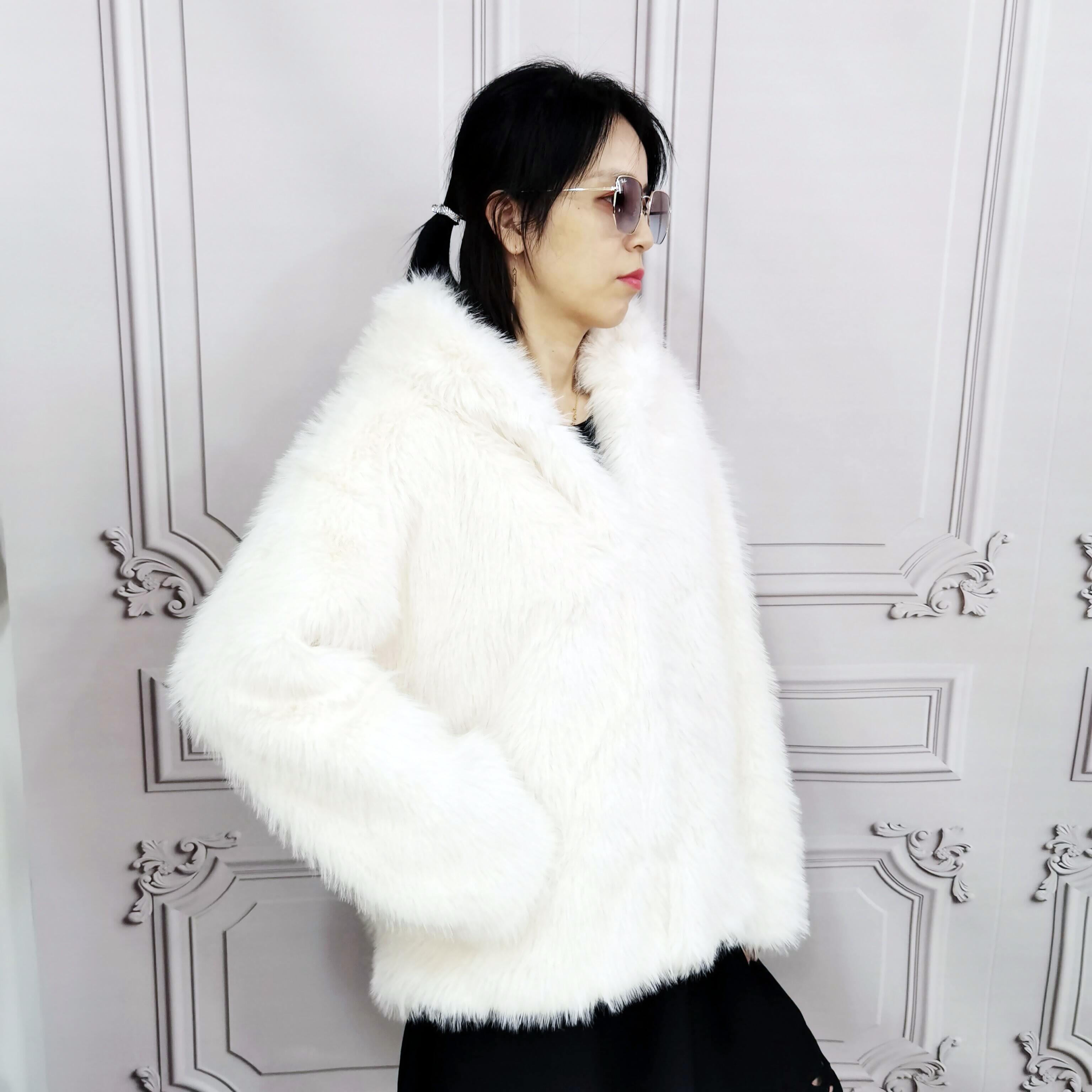 Ny vinterjacka i fuskpäls för kvinnor Huva Mode Kort stil Fuskpälsjackor för kvinnor
