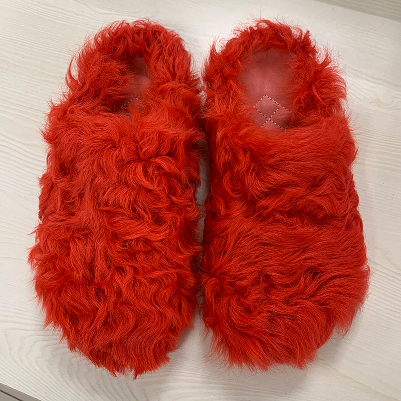 HT1249 CURLY LAMB SLIPPERS