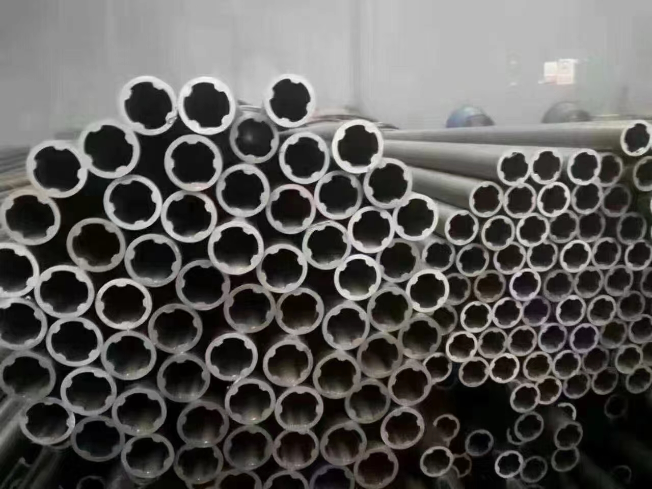 Anvendelsesomfang og produktegenskaper for kaldt trukket sømløst stålrør