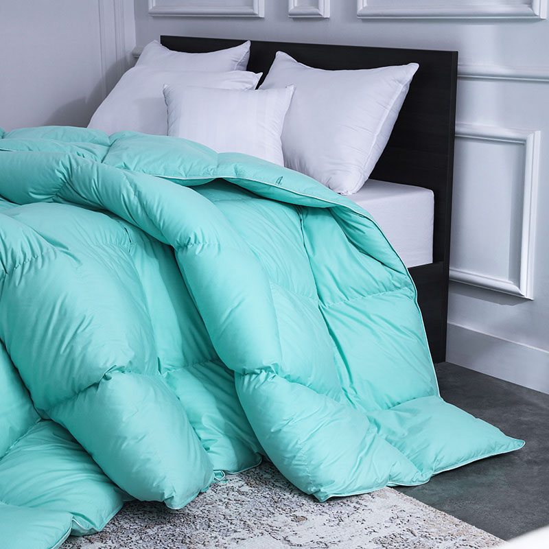 Goose Down Comforter သည် ရာသီတိုင်းတွင် Down Duvet ပါ၀င်သော Cotton Shell Soft Aqua Bed Comforter ကို ထောင့် 8 ခုပါရှိသော