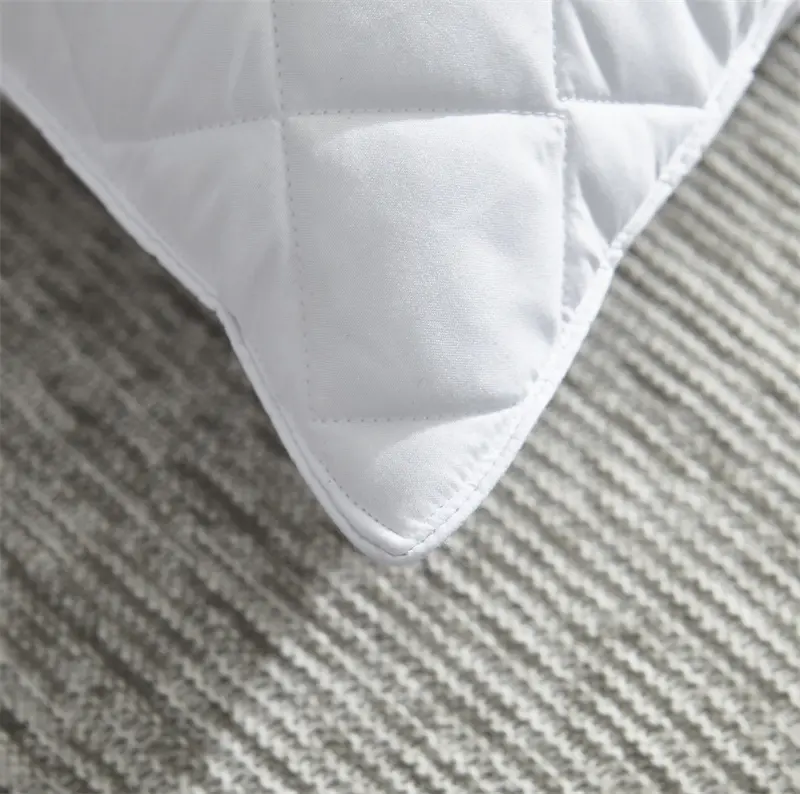 Dijamantski prošiveni uzorak Sendvič 3 sloja mekani jastuk za podršku Umetci - pogodno za bočne i stražnje spavače - 100% mikrovlakana Brušena površina Jastuci za krevet