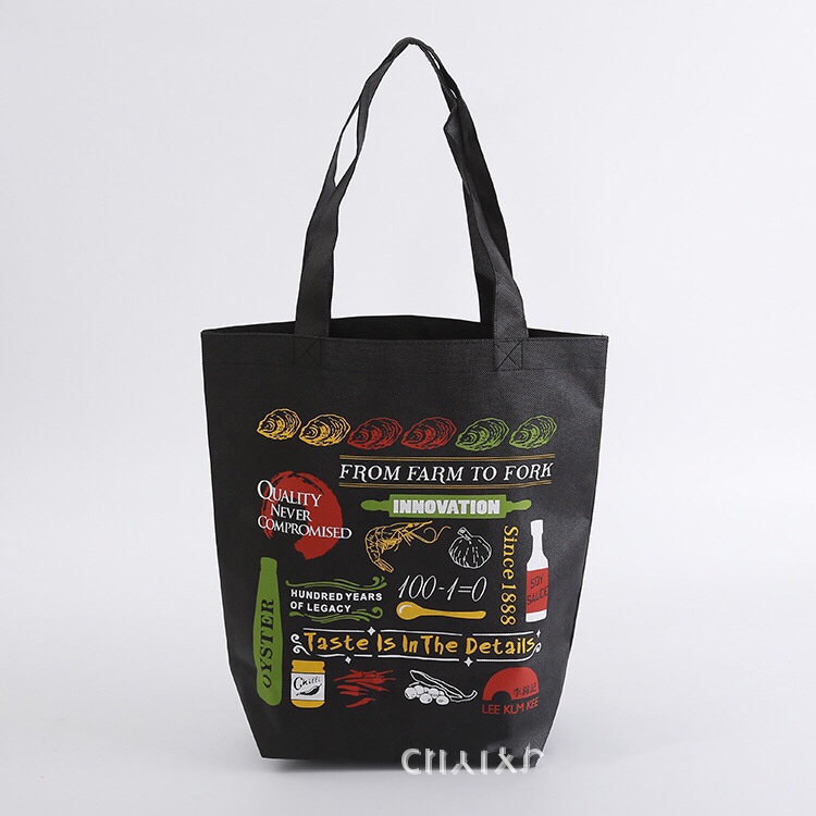 China Fabréck Öko-frëndlech Benotzerdefinéiert gedréckt Logo gehandhabt Recycléiert Non Woven Hausdéier / Rpet ausklappbar Shopping Bag
