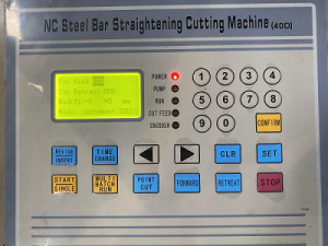 UST 4-10 NC машина за сечење за исправување на челична шипка