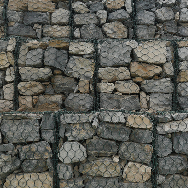 barreira de inundação gabião tela de arame que retém parede de pedra Imagem em destaque