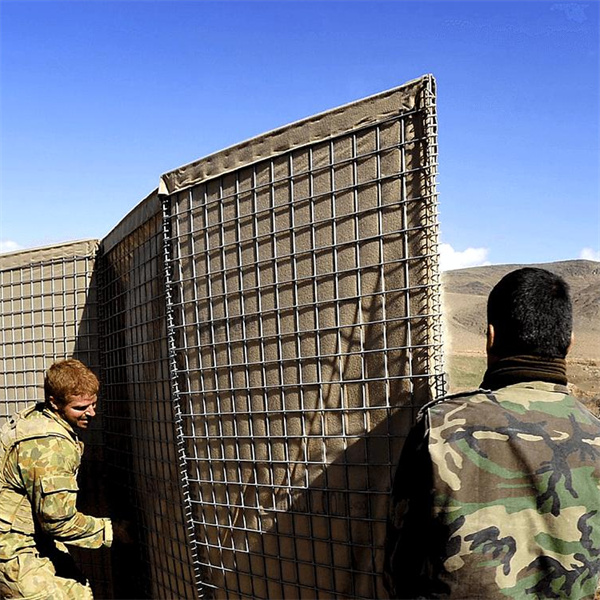 លក់ដុំជញ្ជាំងខ្សាច់យោធា Galvanized Welded Hesco Barrier Gabion Fence / Hesco Barrier / Hesco Bastion Defensive Barriers រូបភាពពិសេស