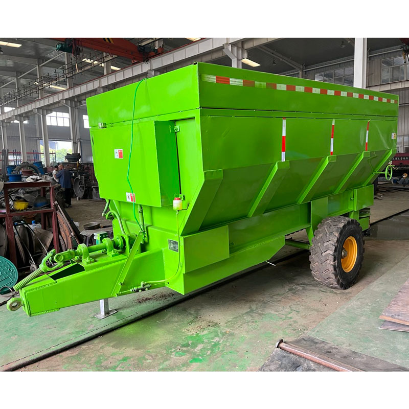 Agricultural Tractor Trailed Solid Fertilizer Manure Droping Spreader