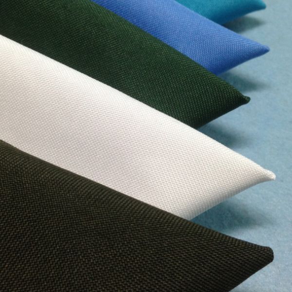 Hett säljande polyestertyg för uniform/bordsöverdrag/gardin/plagg