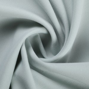 Vysoko kvalitné TR 80/20 polyesterový viskózový keper 2/1 jednotné tkaniny lacné hladké farbené TR tkaniny pre ženy a mužov