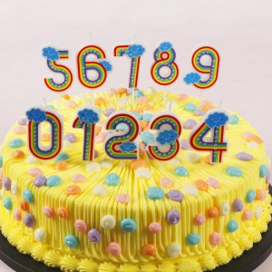 پارٹی کی سجاوٹ کے لیے رنگین رینبو برتھ ڈے کیک کینڈل فراہم کریں۔