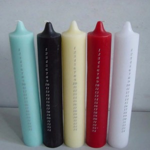 パーソナライズされたプライベート ロゴ レーザー印刷番号印刷された香り付きバルク ピラー キャンドル