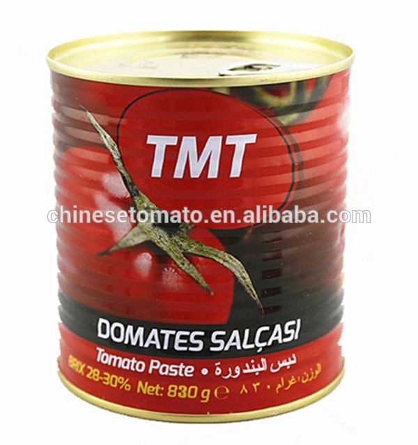 Томатна паста в жерстяній банці. Томатна паста з томатною пастою марки TMT. Туреччина