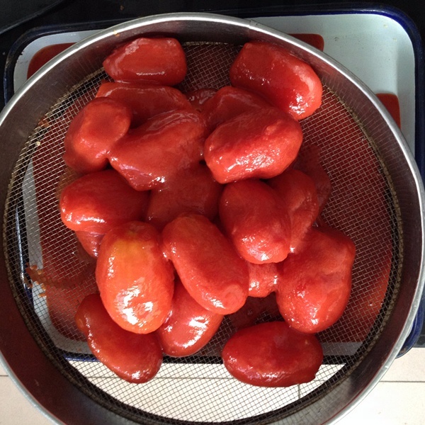 İtalyan 400g soyulmuş domates