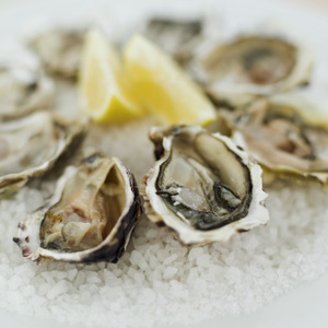Site na Oysters ruo Sushi: Ịgagharị n'ọrịa na-efe efe nke Vibrio Parahaemolyticus maka oriri na-edozi ahụ nke ọma.