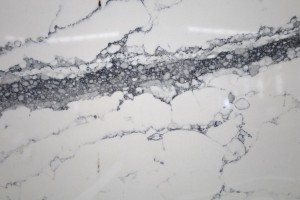 Chine usine en gros blanc calacatta marbre artificiel pierre de quartz d'ingénierie 1102