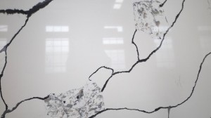 Högkvalitativ Calacatta Quartz Slab Book Matchande Färg 1009, Kina Factory Grossist Artificiell marmor