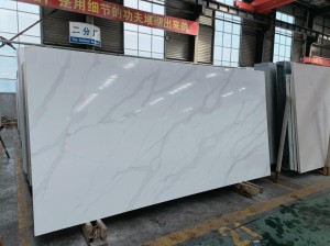 Սպիտակ Calacatta քվարց քար բարակ երակով Արտադրված է Չինաստանում Granite Touch 6090