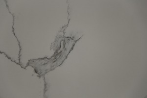 Bijele kvarcne kamene ploče s dugim žilama od umjetnog kamena, izgled mramora 4097