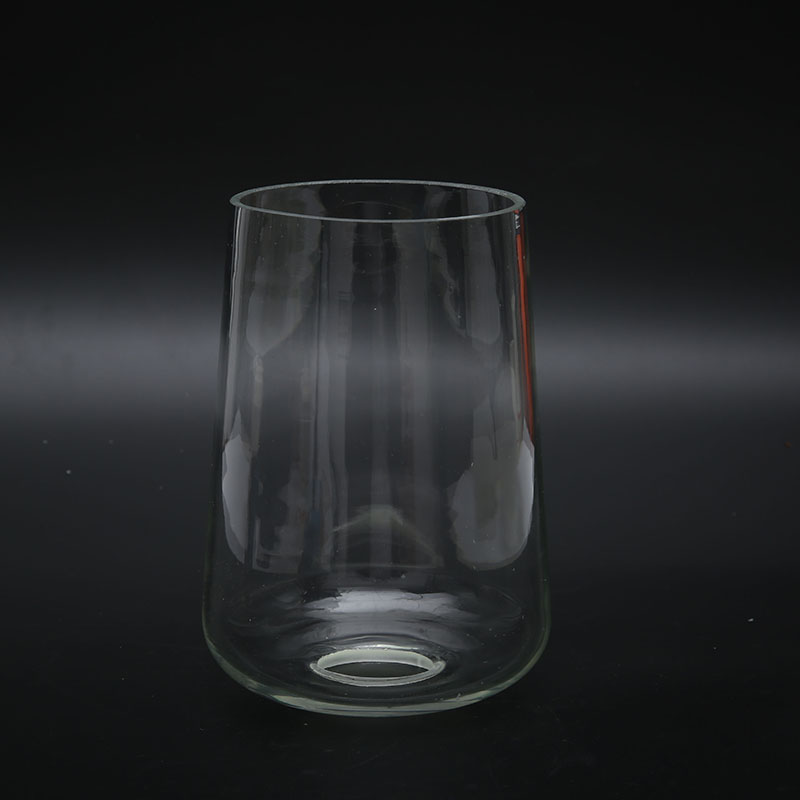 transparent cylindrisk glasskärm är perfekt för inomhusbelysning.Förhöj ditt utrymme med denna premiumglasskärm.