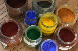 Çylşyrymly organiki däl reňkli pigmentler / metal oksid pigmentlerini garyşdyryň
