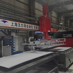 Автоматичне завантаження та розвантаження в промисловості листового металу
