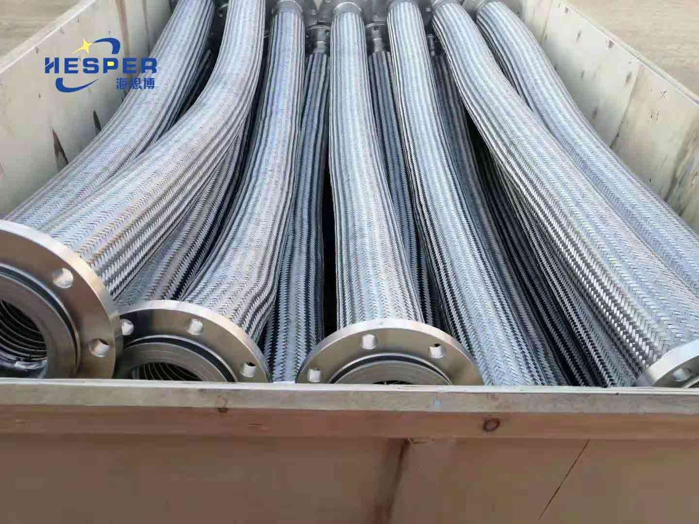 Differences between bellow expansion joints and flexible metal hoses