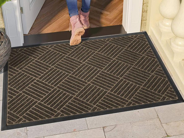 How to choose household door mats