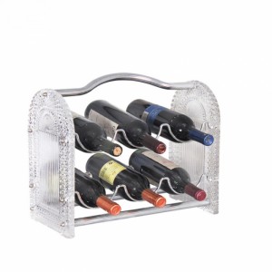 Delikatna prilagođena stalka za izlaganje vina u prodavnici alkoholnih pića