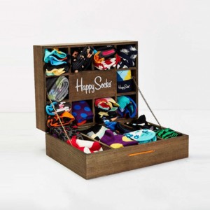 Caixa de exibição de meias felizes de madeira marrom personalizada para venda