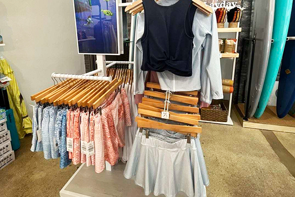 تساعدك وحدات عرض الملابس بالتجزئة في متاجر الملابس والمحلات التجارية