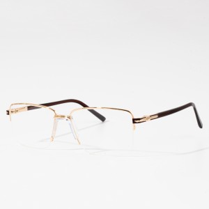 Stock di occhiali da vista assortiti a buon mercato in metallo pronti per gli uomini