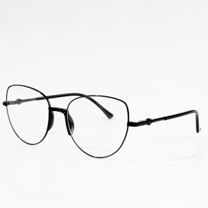 Syzet klasike të syzeve për femra me shalë për hundë