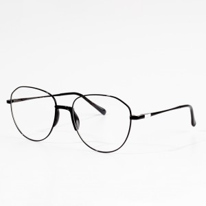 نظارات نسائية كلاسيكية