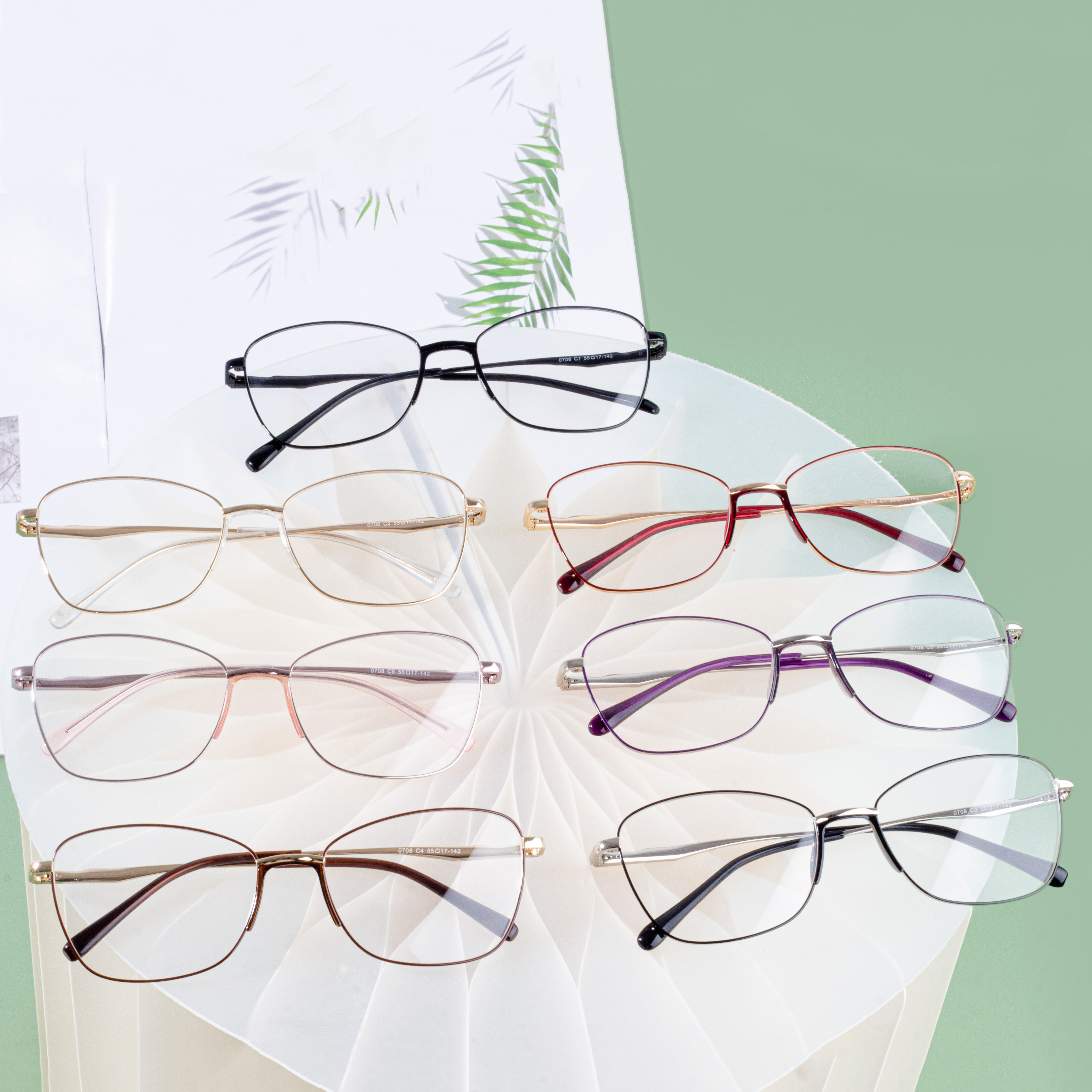 дамски дизайнерски очила на едро