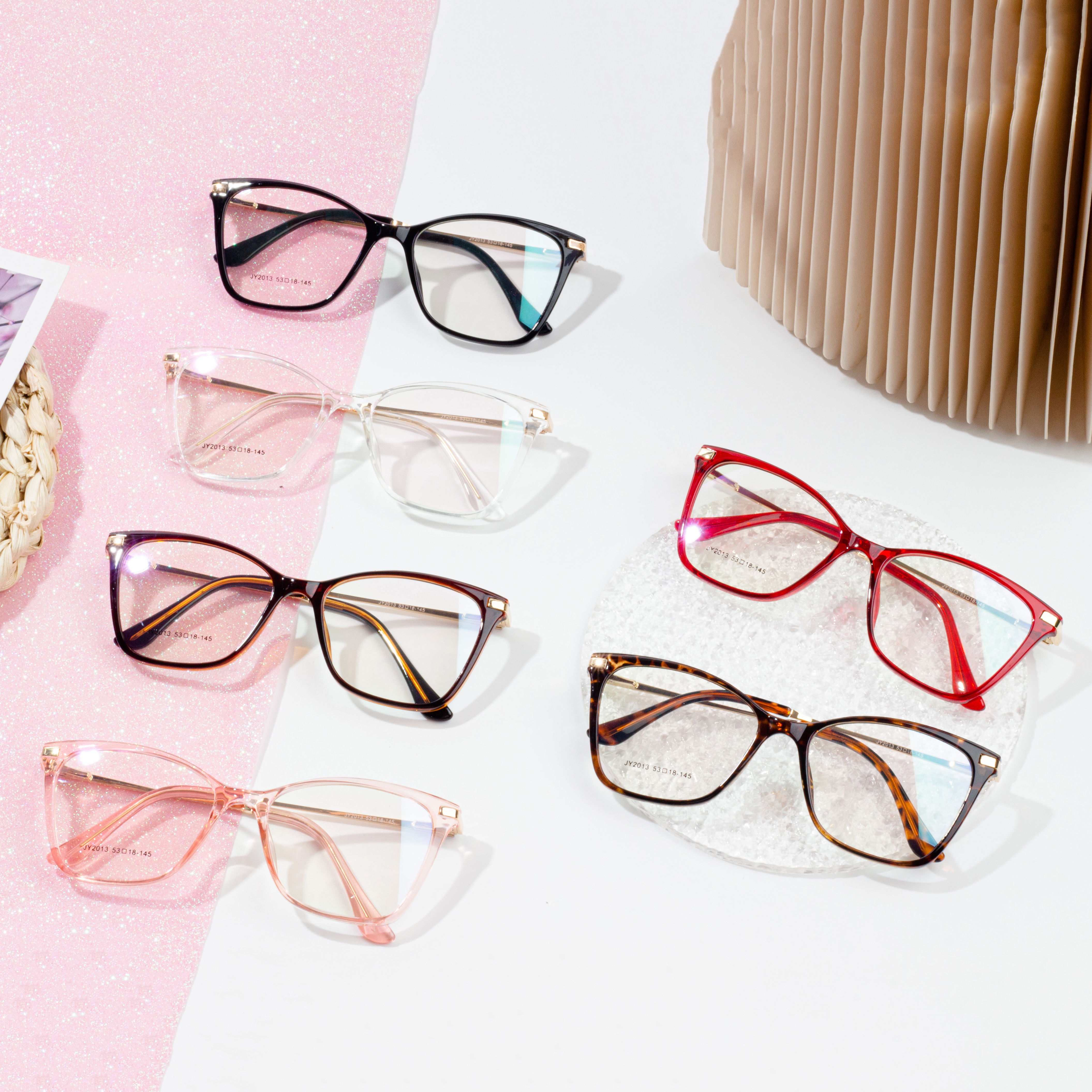 Kacamata fashion bingkai optik wanita
