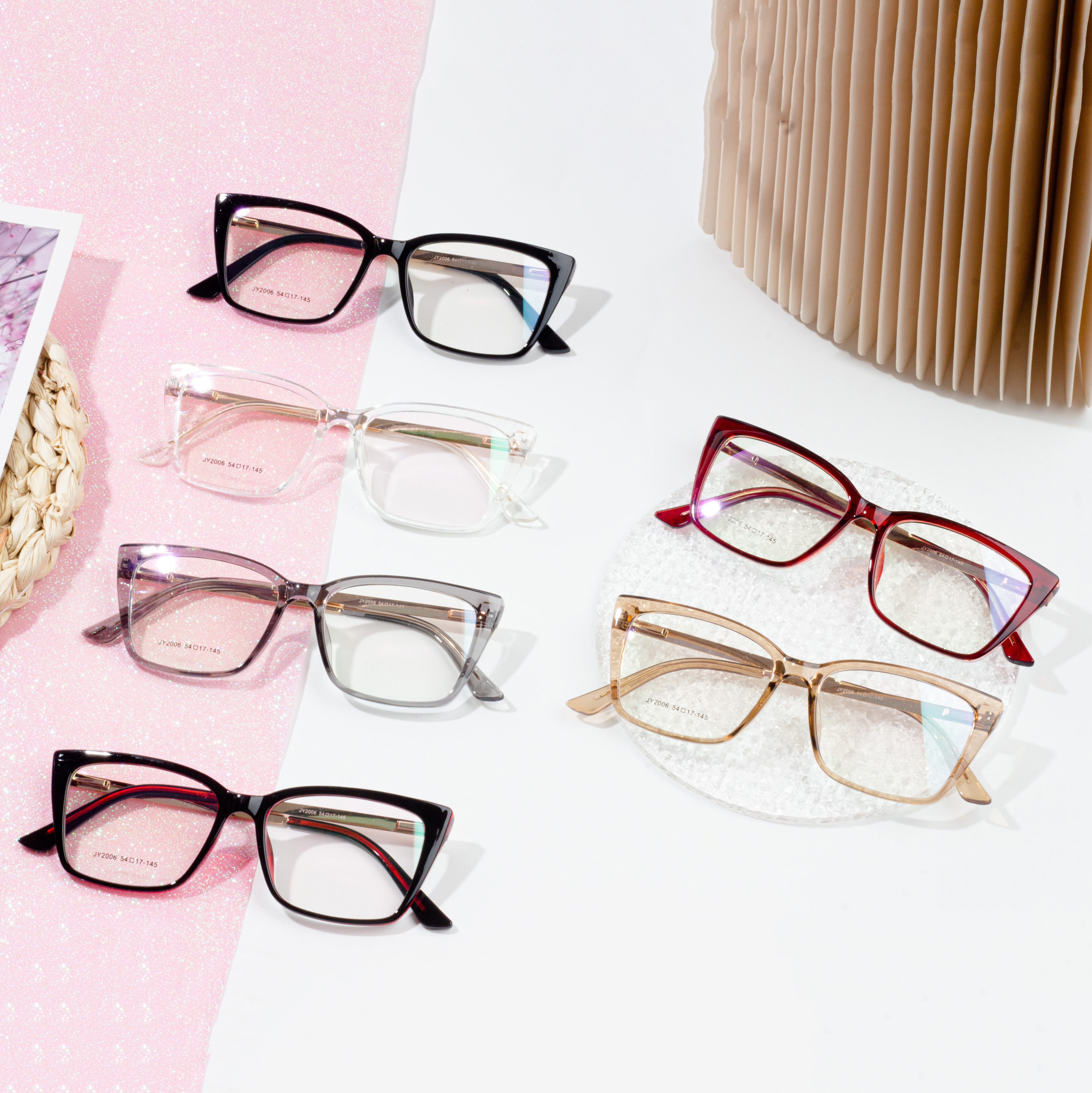 Kinesiska tillverkare tillhandahåller optiska glasögon för kvinnor