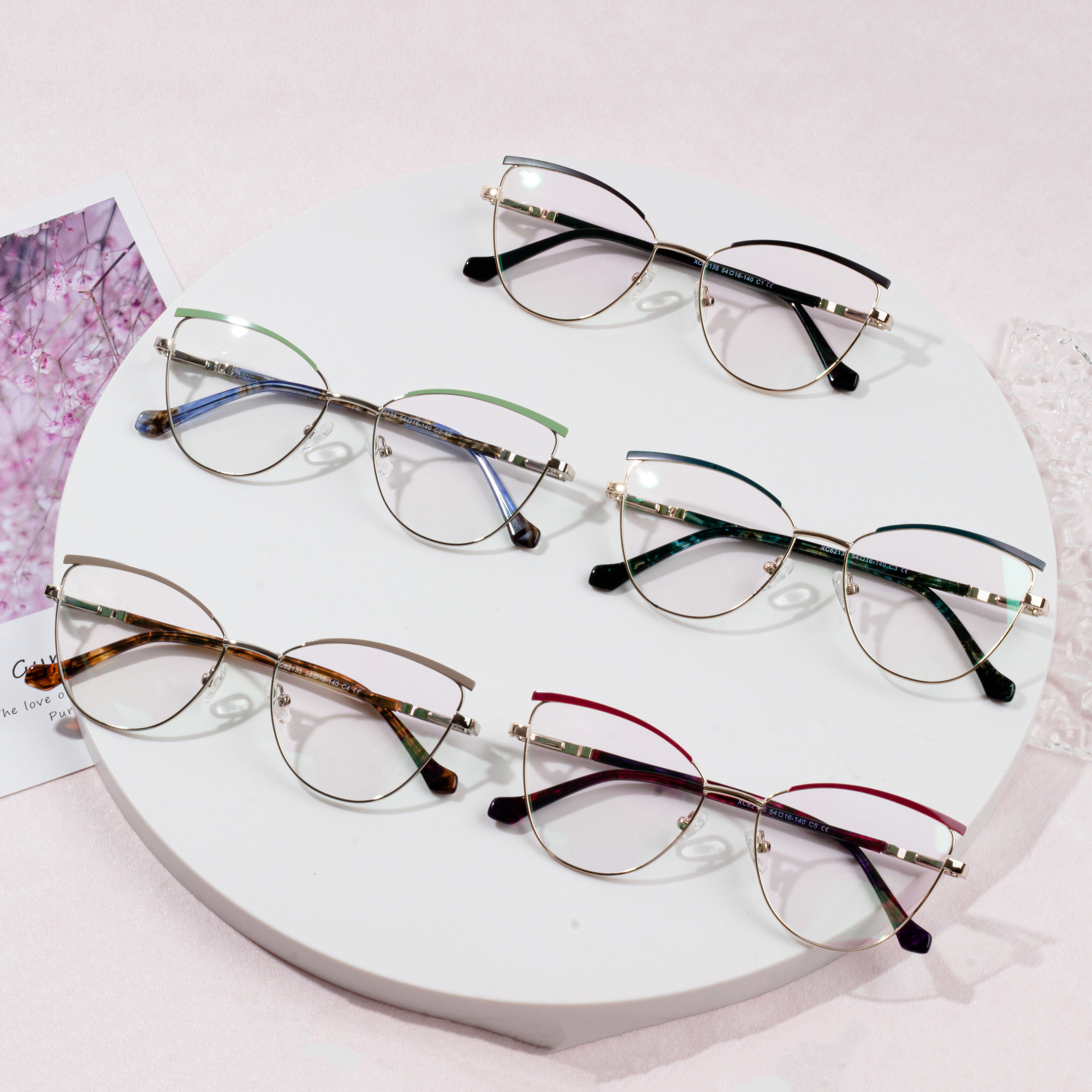 Gafas ópticas con marcos de metal de ojo de gato de nueva moda