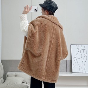 22T023 Sheep Fur Cloths Pure Woollen Overcoat Ladies Winter Warm Teddy Vest