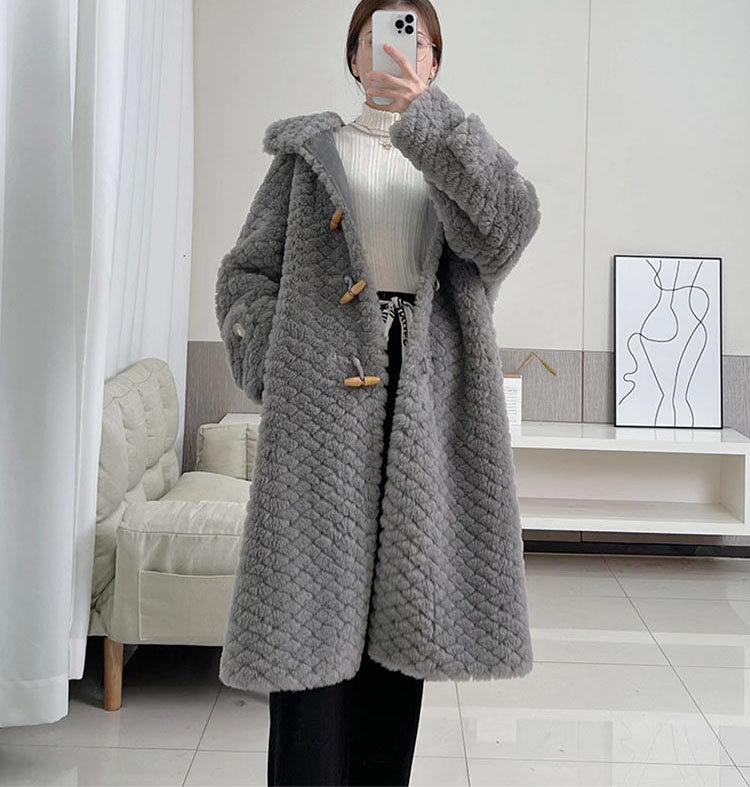22P015 Pure Woollen Garment  Sheep Shearing Fur Garment Ladies Winter Coat Featured Image