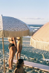 Proveïdor personalitzat para-sol de platja exterior de fusta blanca barata amb borles