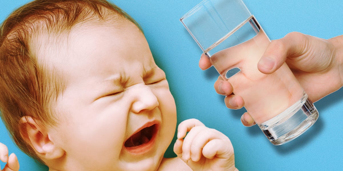 Por que os recém-nascidos não devem beber água?