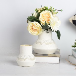 White ceramic flower pot, beautiful ceramic flower planter