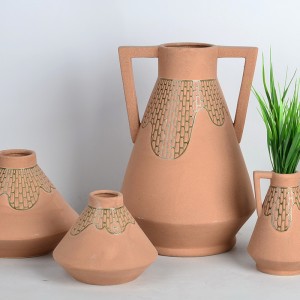 Painted stoneware vases, stoneware vases with golden pattern
