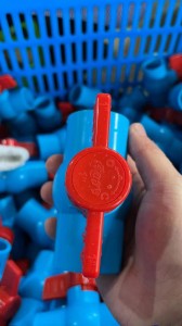 PVC irigasyon plastik nga bola balbula Blue