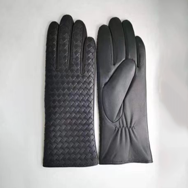 The 5 Best Touchscreen Winter Gloves of 2023 | Reviews by Wirecutter