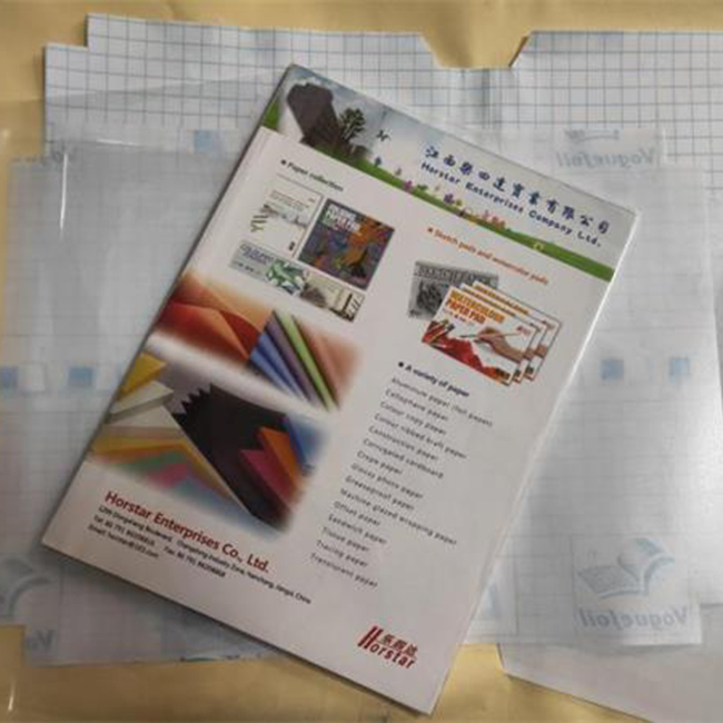 विद्यालय, व्यवसाय र घरपरिवारका लागि उच्च गुणस्तर र बहुमुखी PVC पुस्तक कभरहरू।आत्म-चिपकने, पुन: प्रयोग गर्न मिल्ने, सस्तो र सुरक्षित।विभिन्न आकार वा डिजाइनहरू उपलब्ध छन्