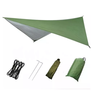 3-4 persona kamping me tendë të palosshme me porosi të papërshkueshme nga uji në natyrë